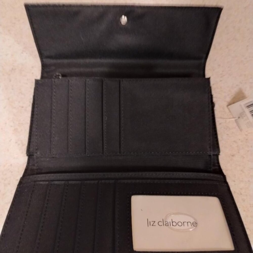 NWT LIZ CLAIBORNE TRIPLE BIFOLD WALLET - Picture 3 of 8